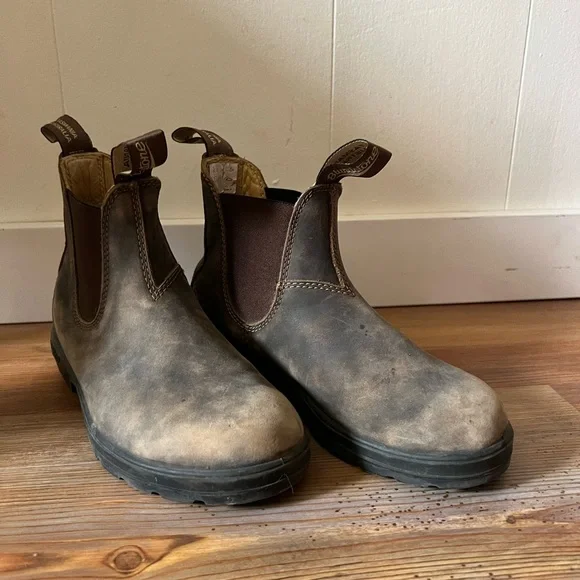 Rustic brown Blundstones - Picture 2 of 6